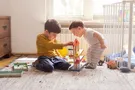 дети играют