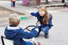 ребенка ругает чужой взрослый