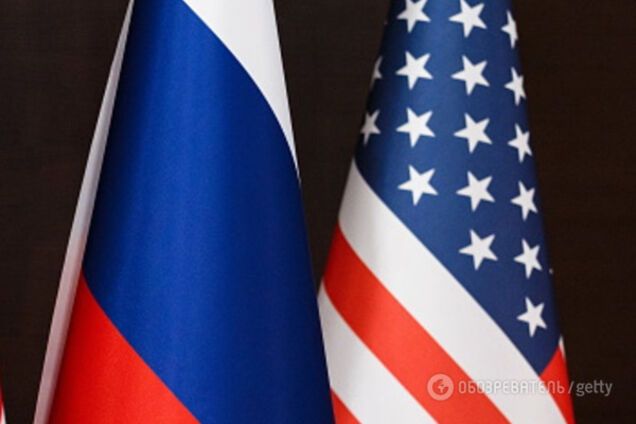 Флаги России и США