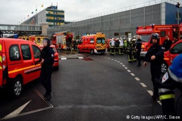 Напад в аеропорту Орлі: французькі слідчі підозрюють терористичний мотив