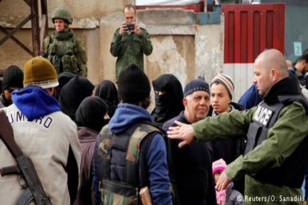 Сирія: Із Хомса вивозять повстанців і цивільних