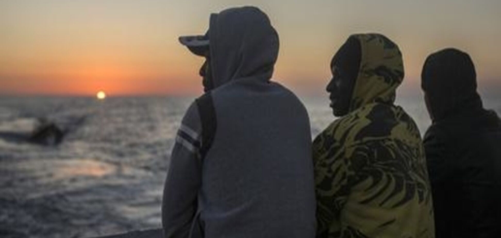 За одну добу в Середземному морі врятували понад три тисячі біженців