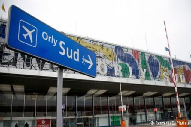 Нападник в аеропорту Орлі був під дією наркотиків та алкоголю