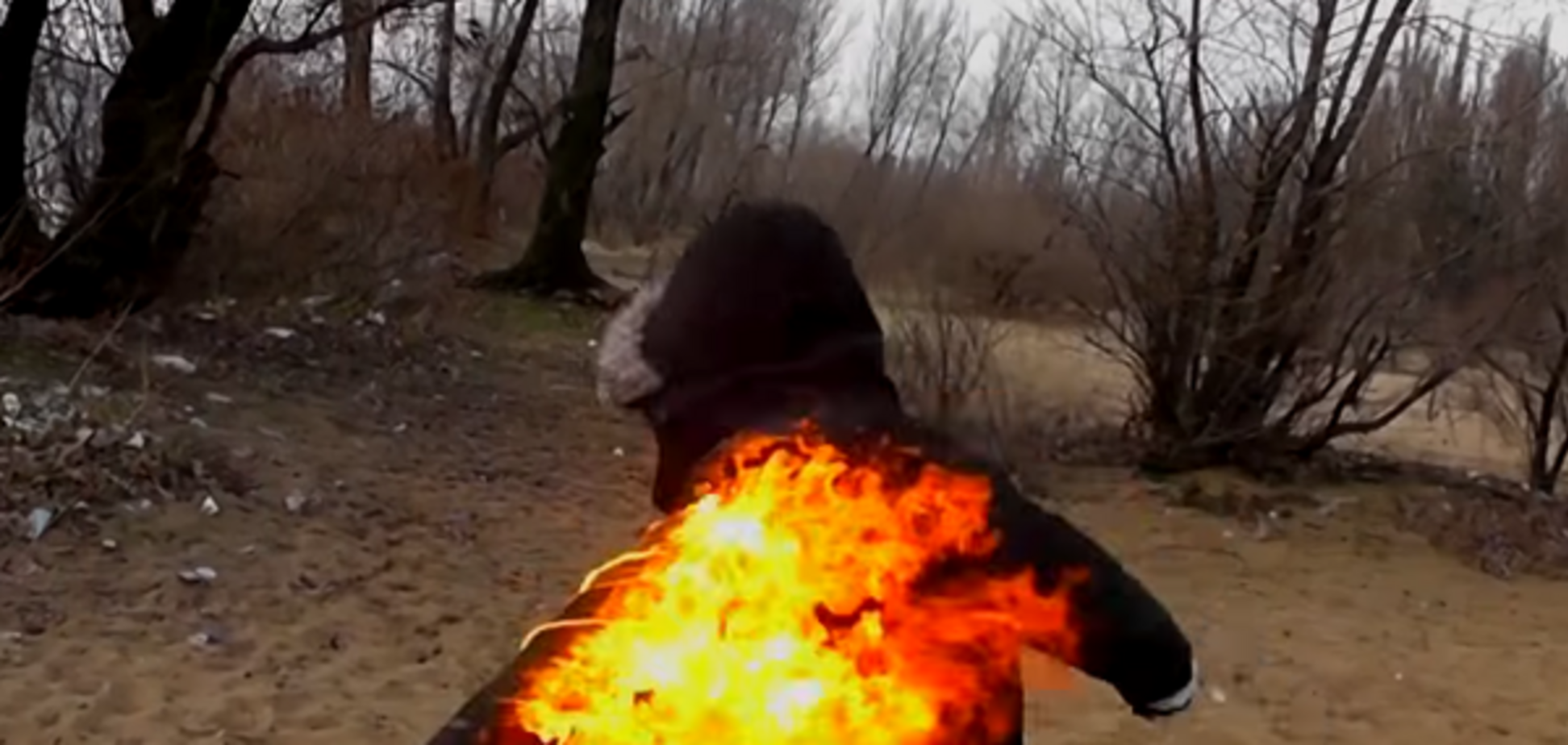 В Запорожье парень поджег себя и снял это на видео (ВИДЕО)