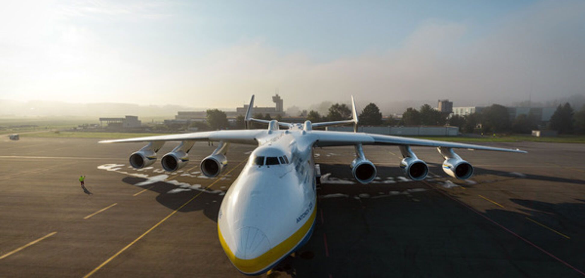 109 рекордов 'Мрии': самые яркие фото и видео с украинским самолетом