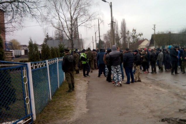 Митинг старателей в Заречном