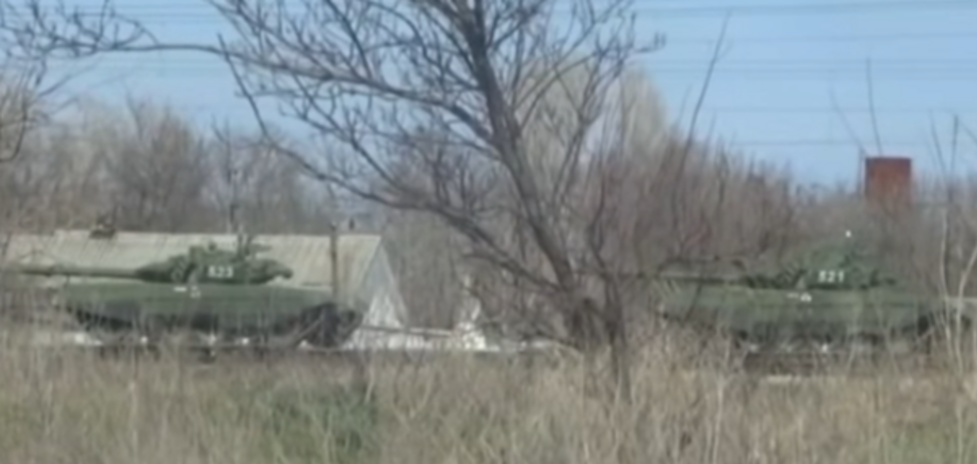 Reuters опубликовало видео переброски Россией новых танков на границу с Украиной