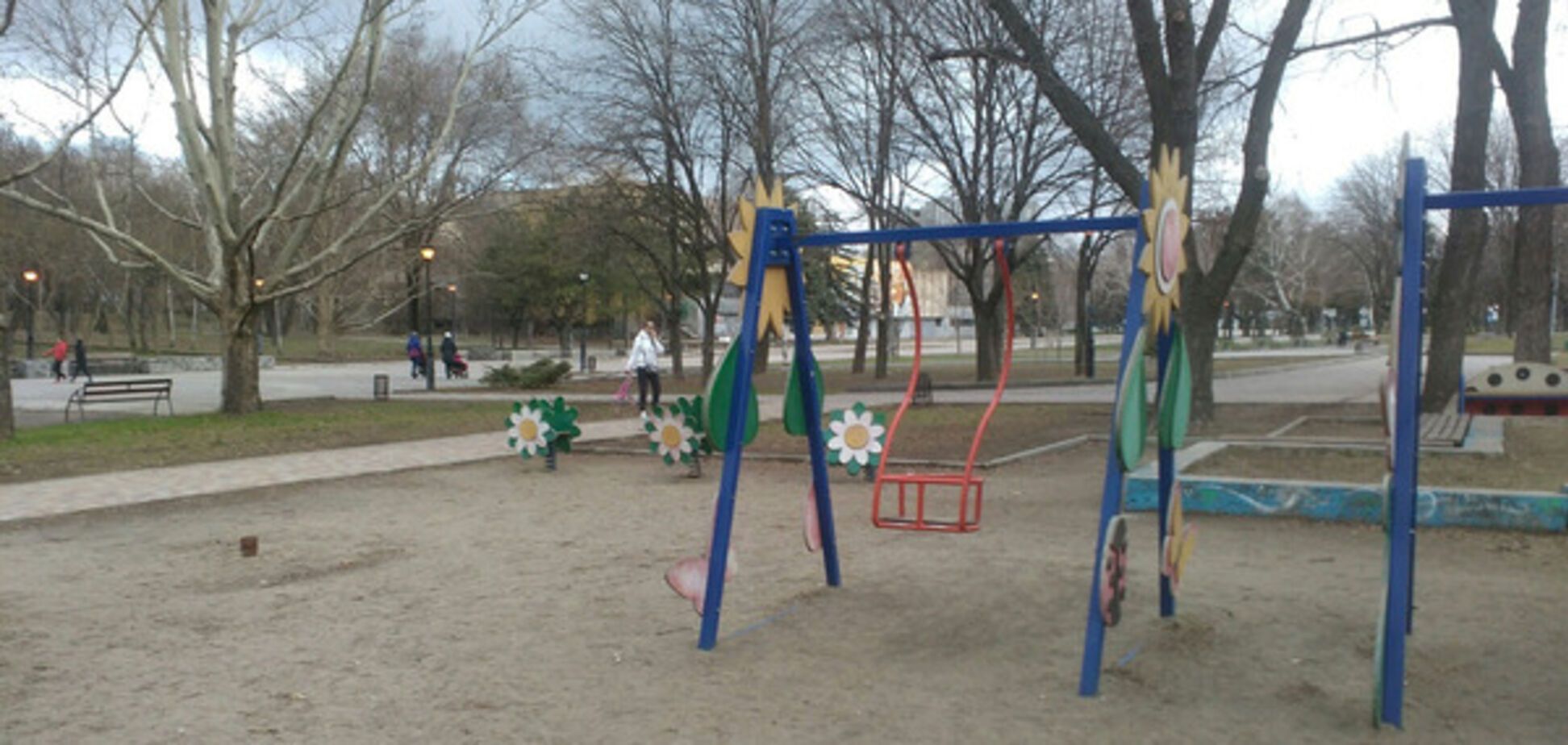 В Запорожье своеобразно готовятся к Часу Земли (ФОТО)