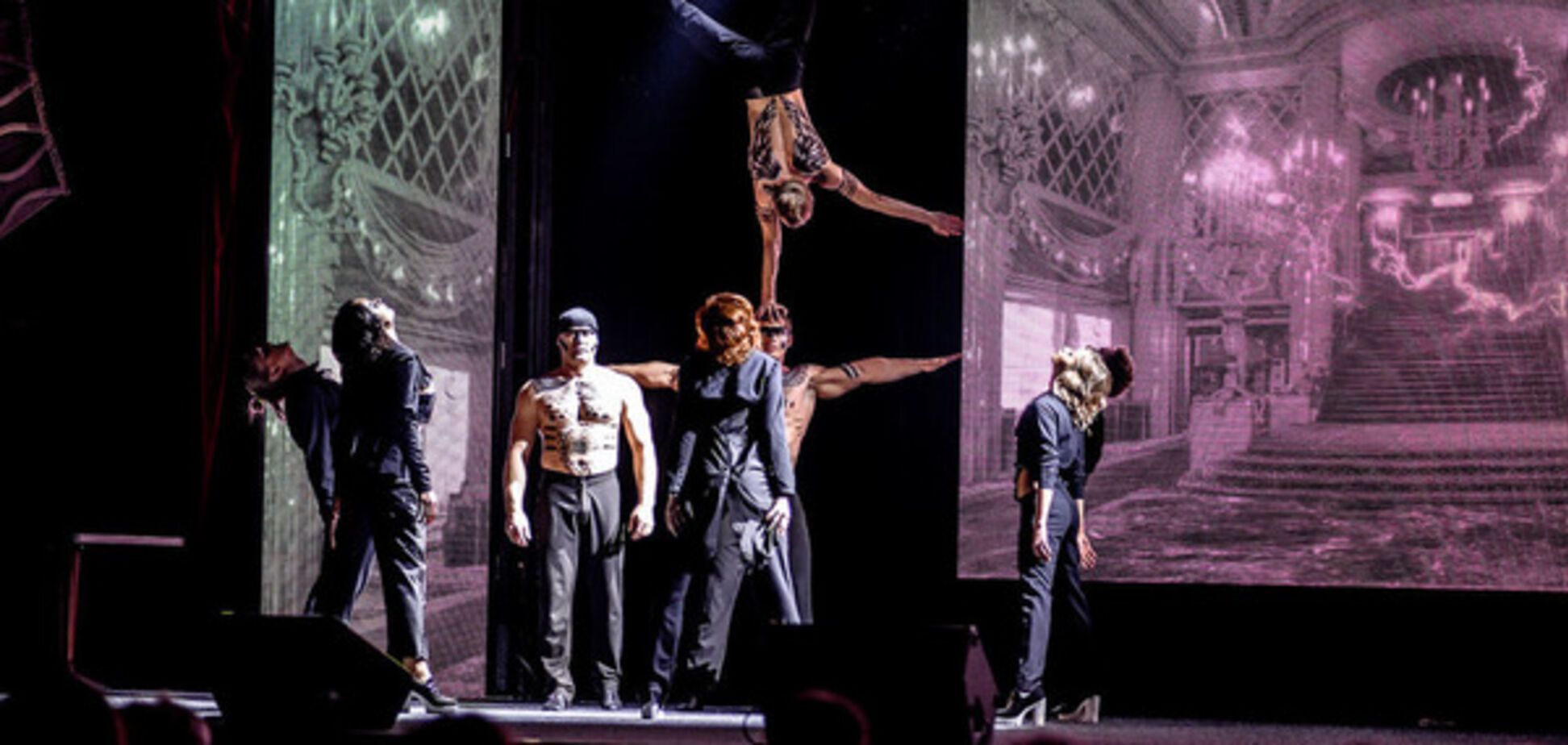 Александр Лещенко и театр танца 'Форсайт' показали 10-ое юбилейное шоу 'САКВОЯЖ'