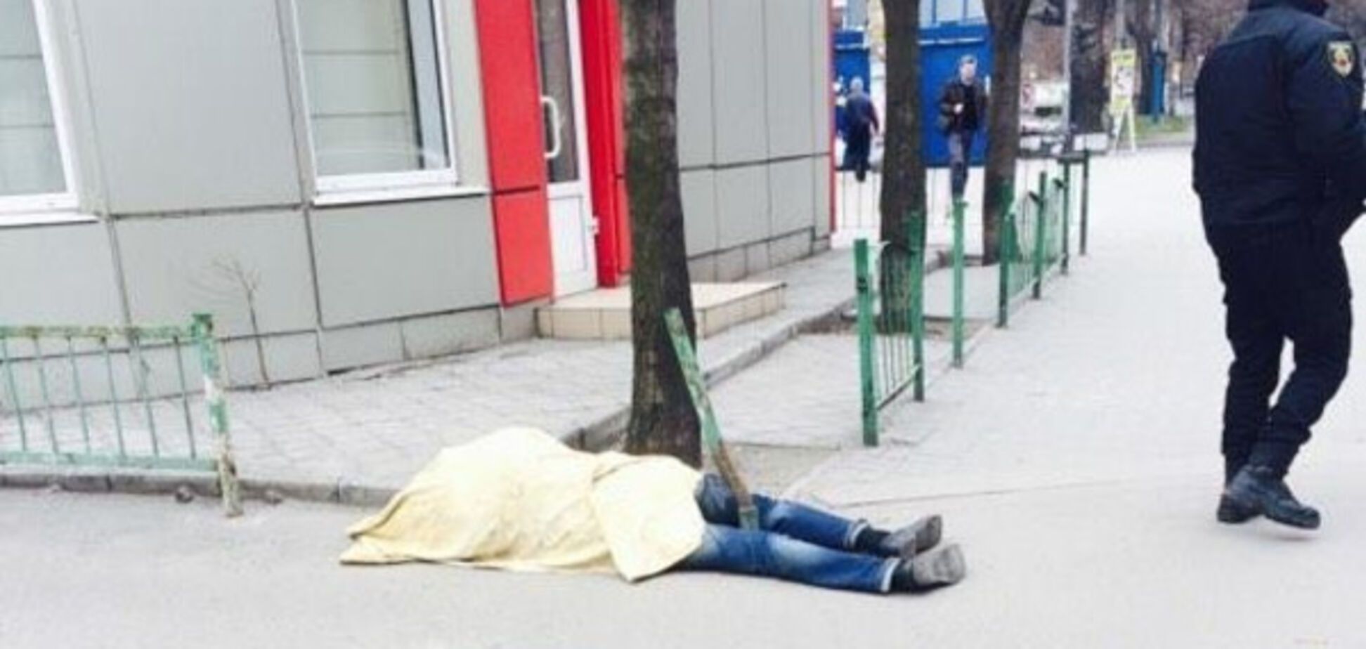 В Запорожье утром нашли бездыханное тело (ФОТО)