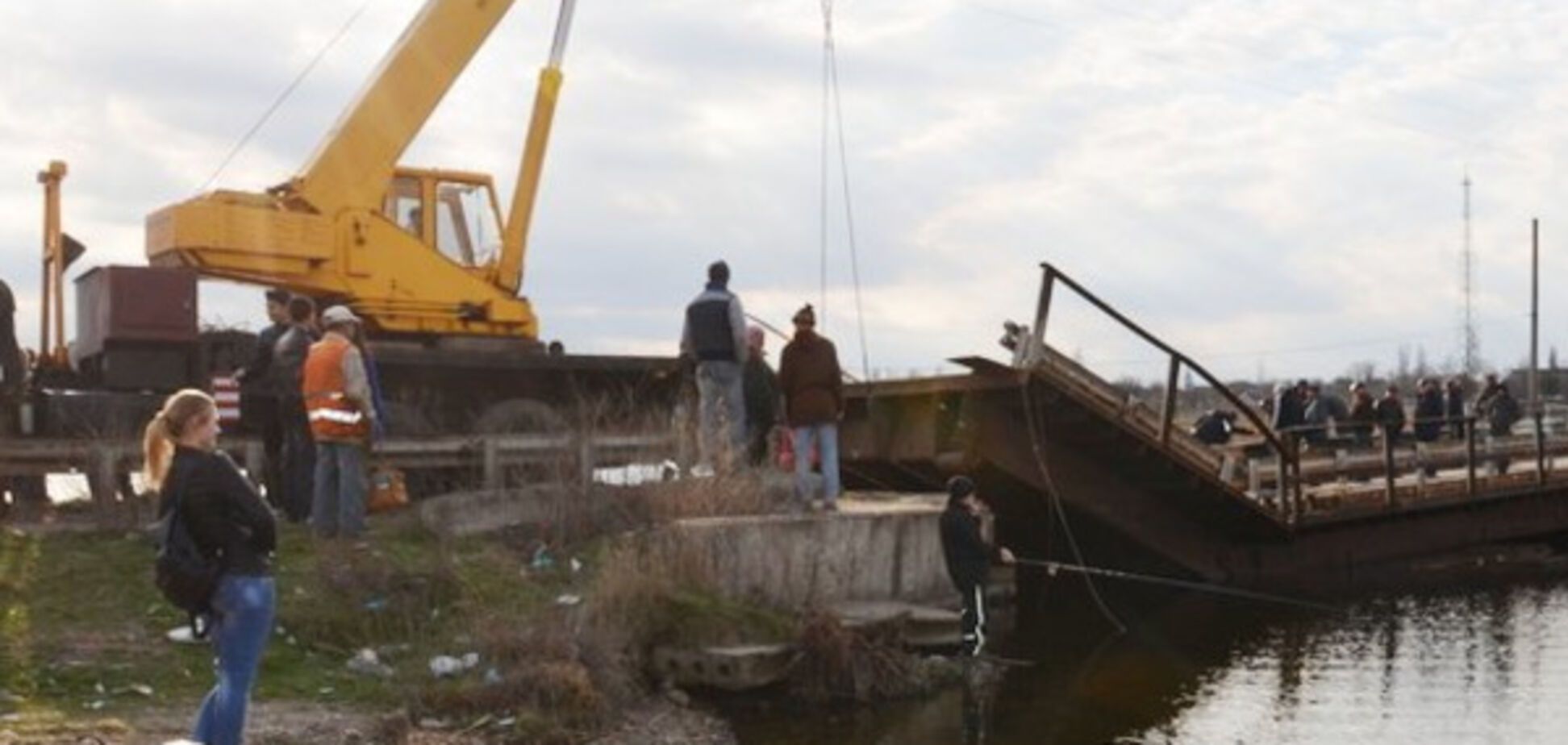 под Николаевом утонул мост