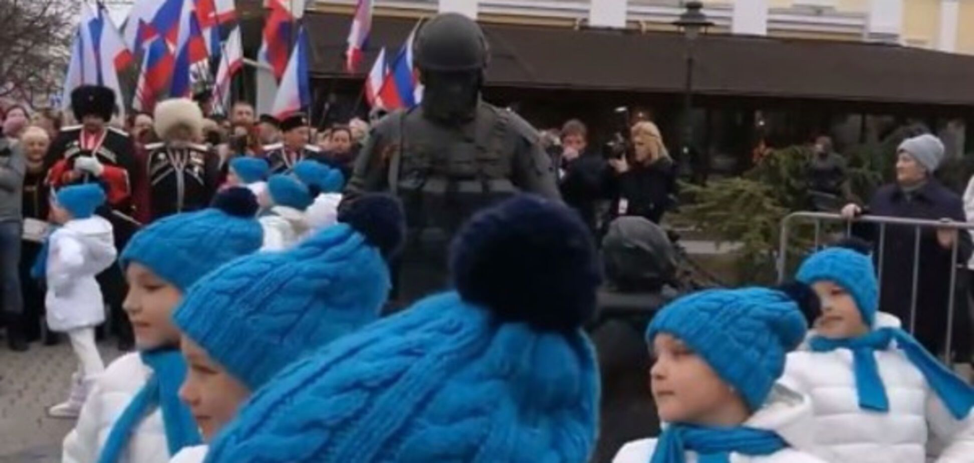 танец зеленый человечек Крым