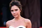 Посмеялась над собой: Виктория Бекхэм надела футболку с ироничной надписью