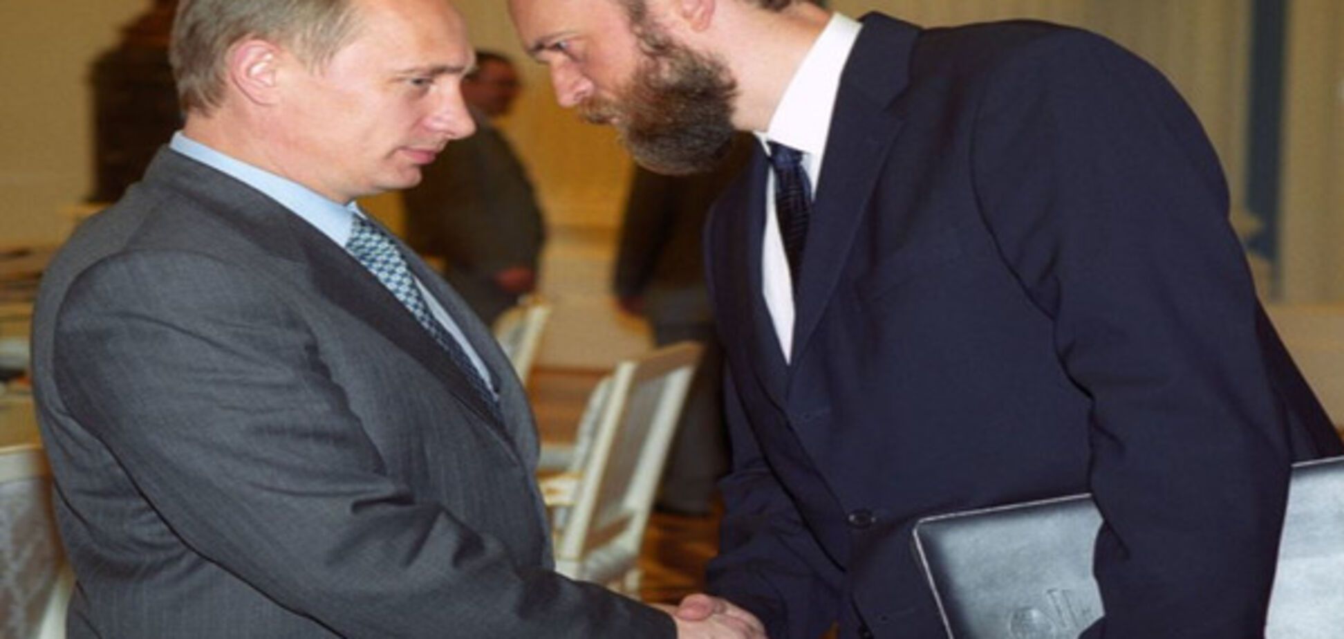 'Банкир Путина' 'пригласил' Медведева и Ко в Гаагу