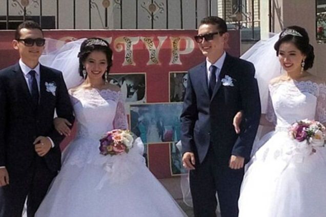 Братья-близнецы женились на сестрах близняшках