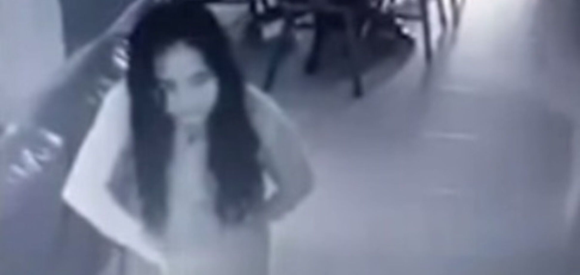 Превращение девушки в зомби