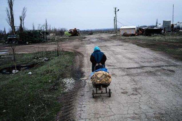 Бабушка в Донецке