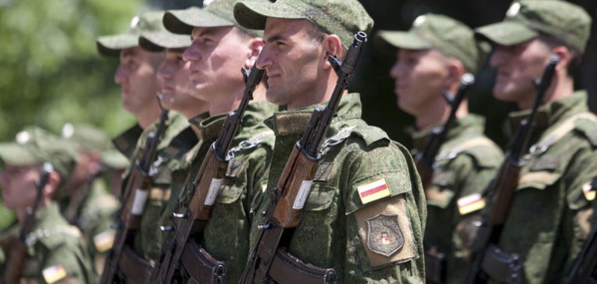 Солдаты вооруженных сил Южной Осетии