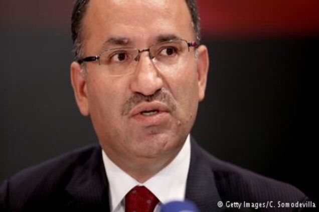 Турецький міністр критикує Меркель через заборону виступів турецьких посадовців у ФРН