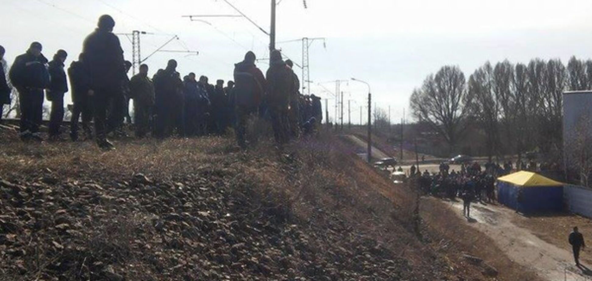 Появилось видео с места блокады российских поездов в Конотопе