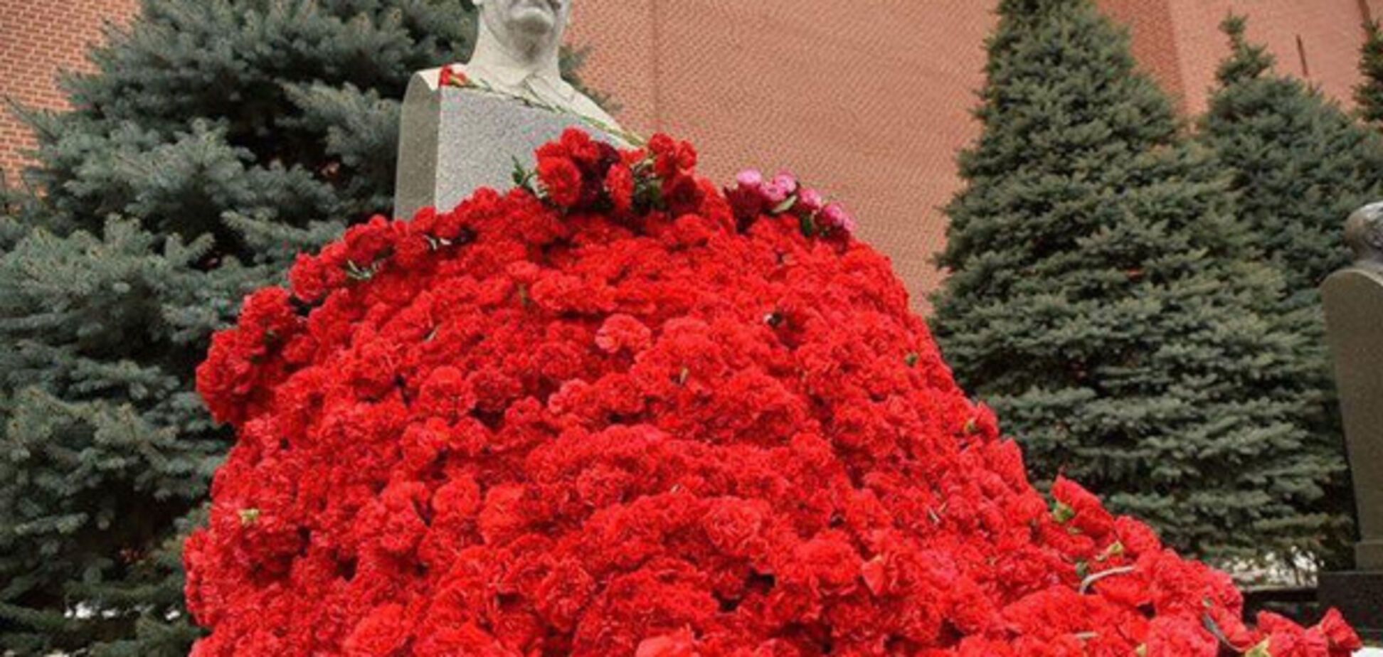 Бюст Иосифа Сталина в Москве