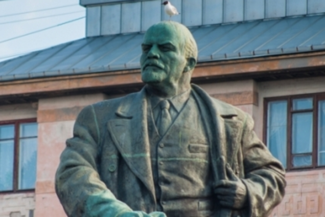 Памятник Ленину