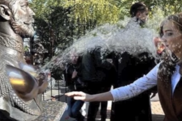 Наталья Поклонская и бюст