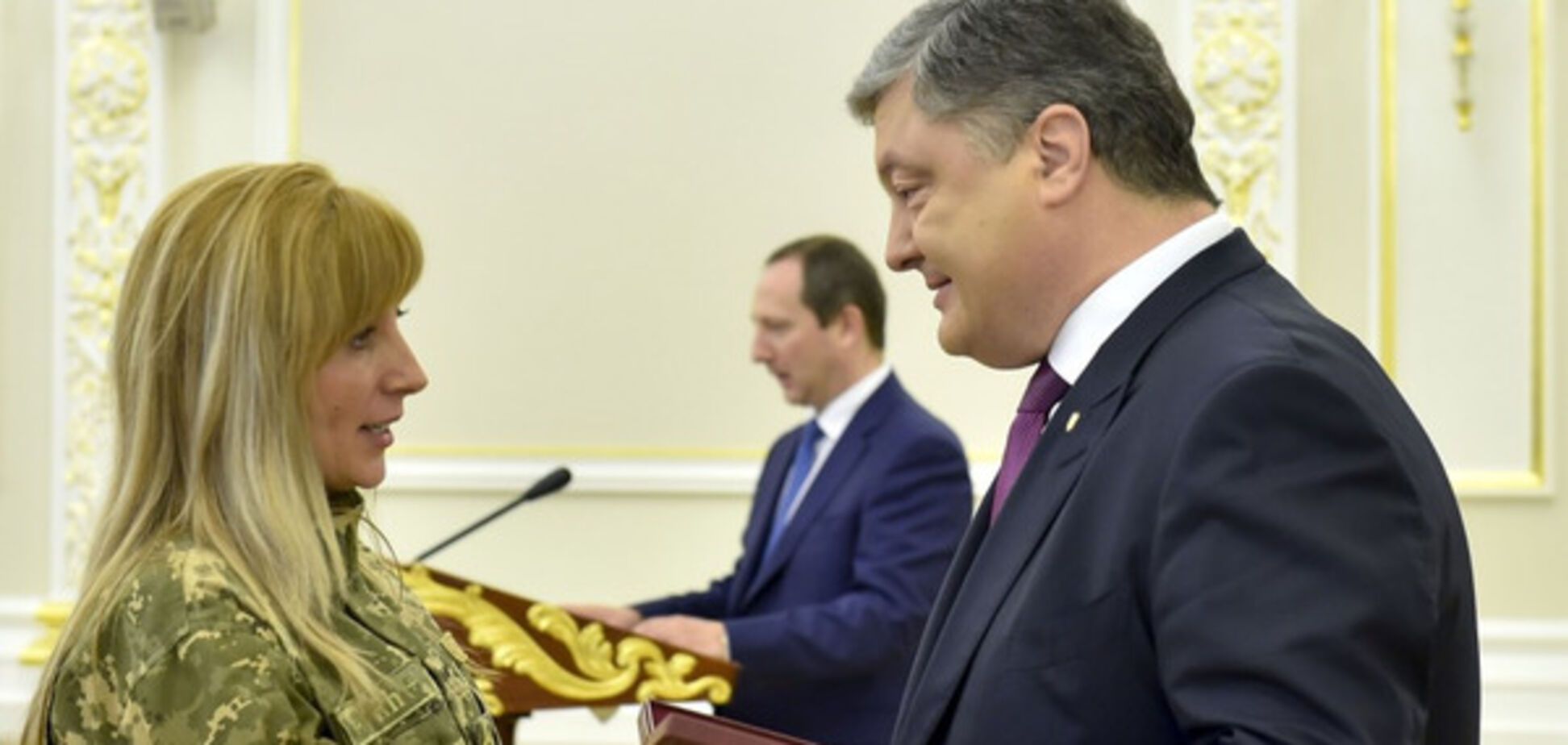 Порошенко наградил выдающихся украинок