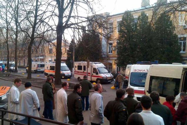 Прибыли раненые