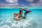 Пара сыграла свадьбу в море