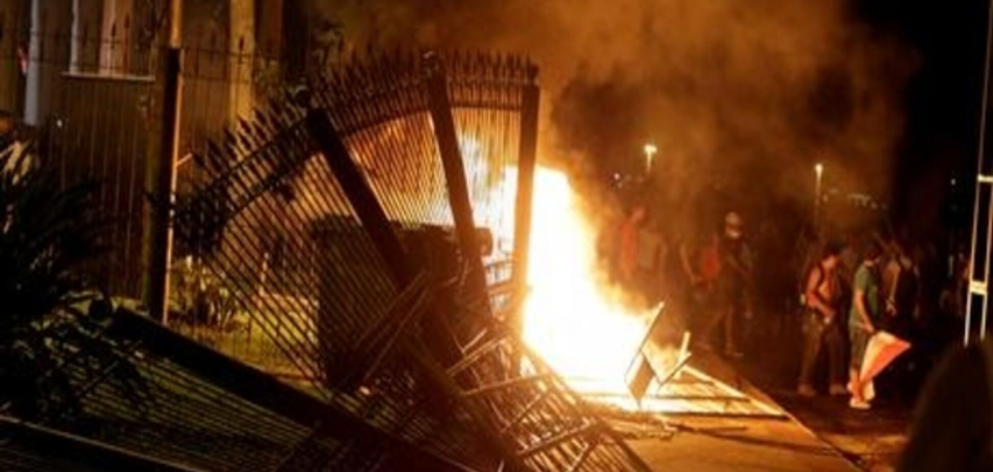 У Парагваї демонстранти захопили будівлю парламенту