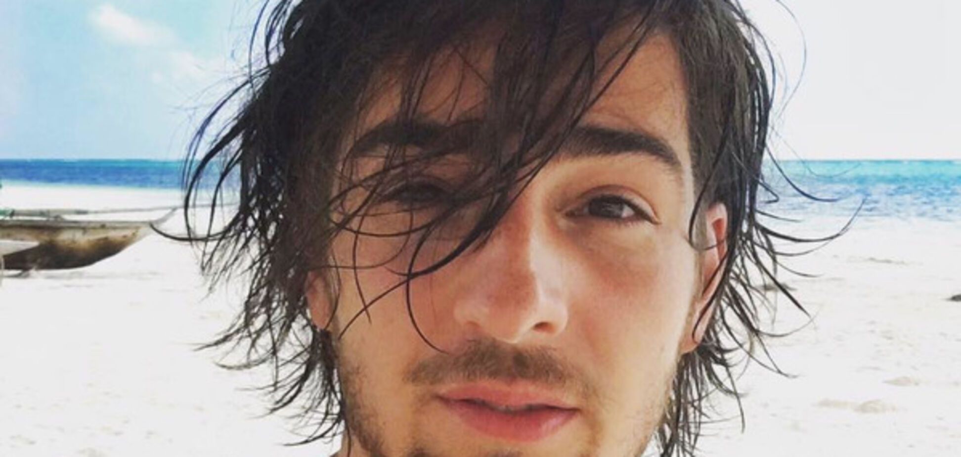 Украинский певец развлек соцсети историей о своей голой жене