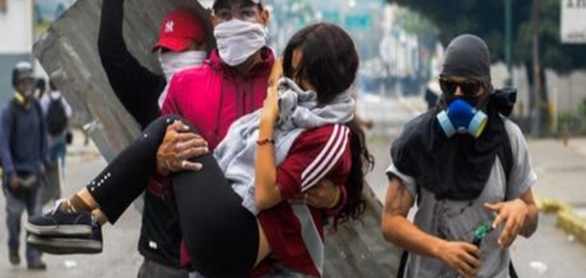 Протести у Венесуелі не вщухають: опозиція заявляє про сотні постраждалих