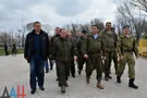 Как к Захарченко не подпустили женщин с детьми