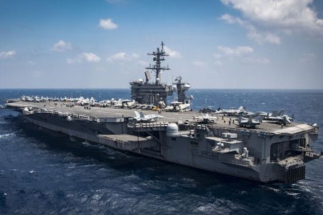 авианосец USS Carl Vinson