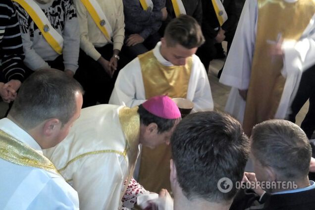 клаудио гуджеротти моет ноги