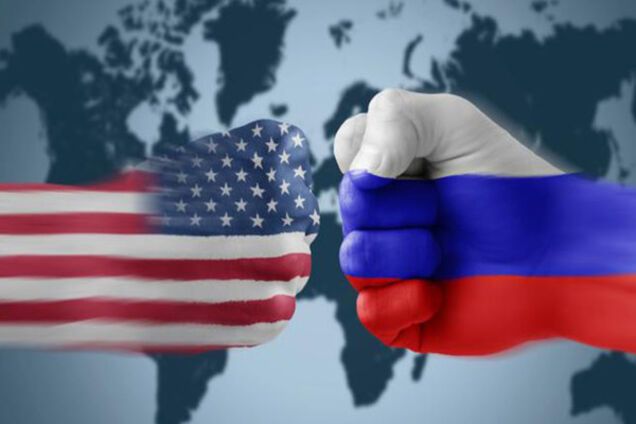 'Стальной кулак в белой перчатке': в России объяснили тактику Трампа в отношениях с Путиным