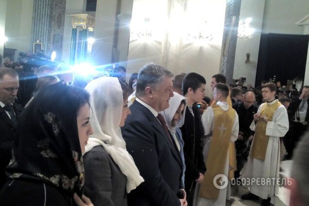 Порошенко побывал на мессе в киевском костеле. Видеофакт