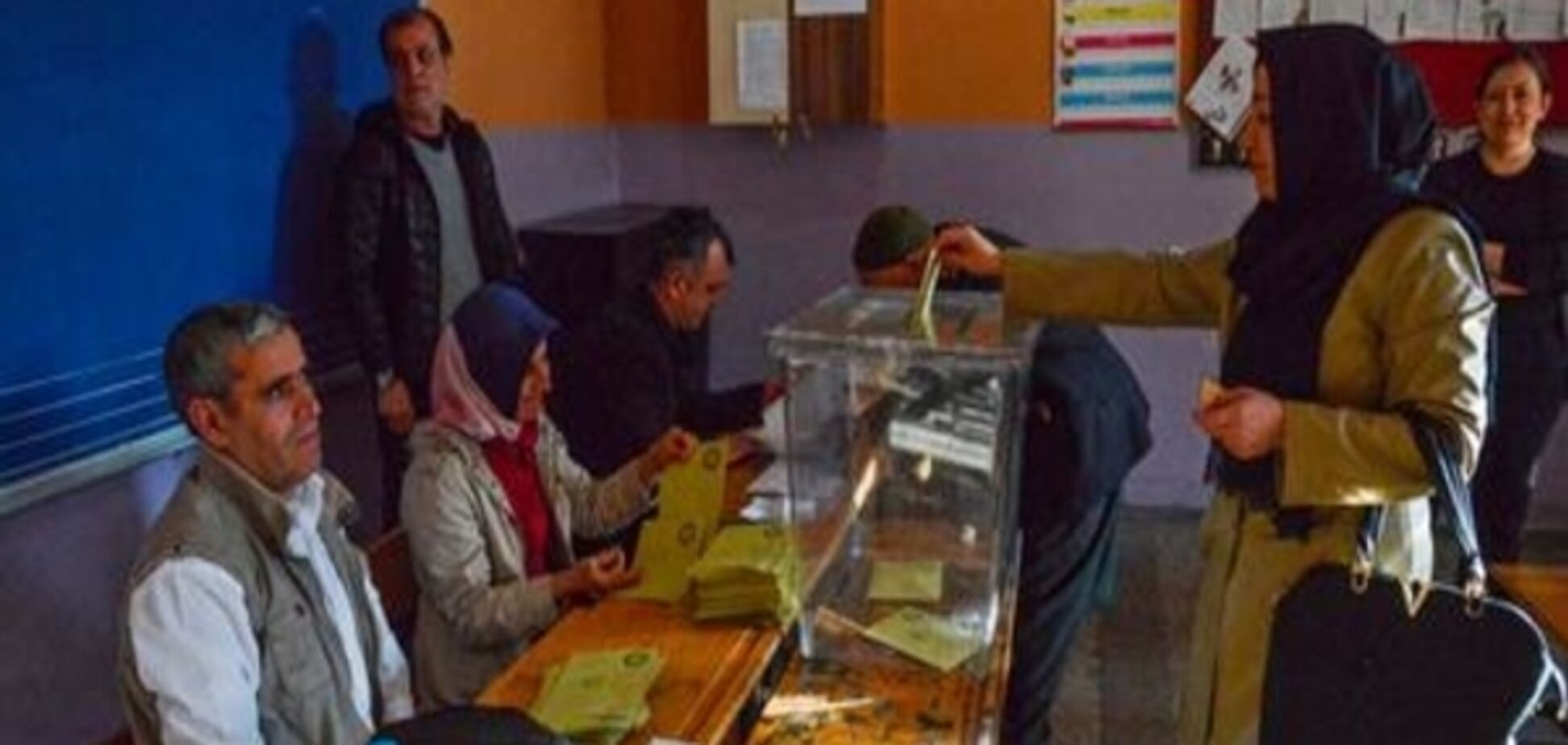В Туреччині розпочався референдум щодо посилення влади президента