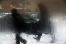 снег
