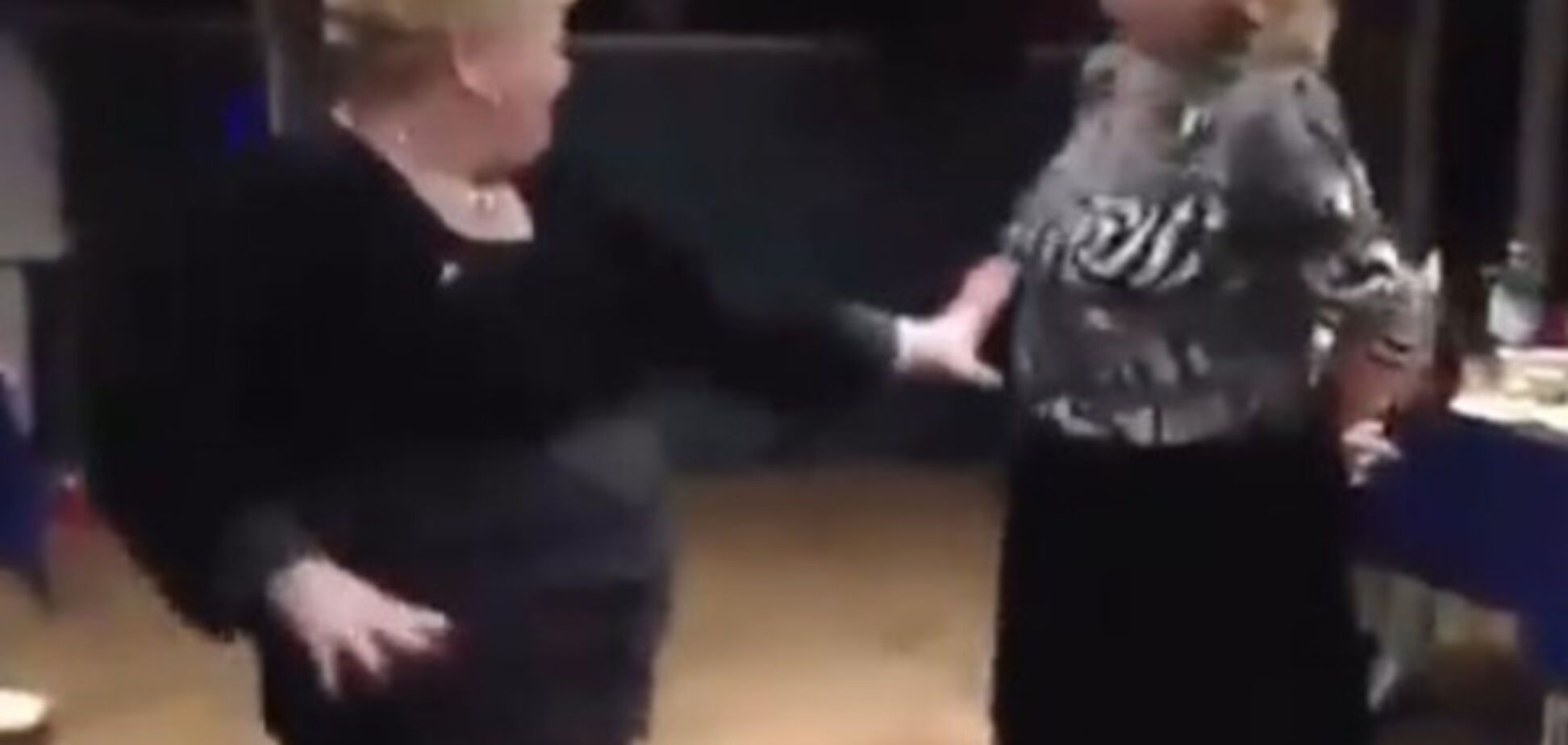 Танець двох дам