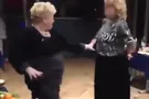 Танец двух дам