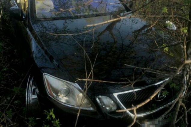 Цена роскоши: запорожец получил удар ножом в живот и лишился шикарного авто (ФОТО)