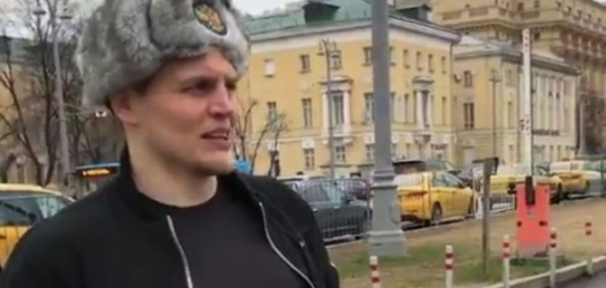 'Подивіться, який *банашка': відео з провокатором в Москві 'підкорило' соцмережу