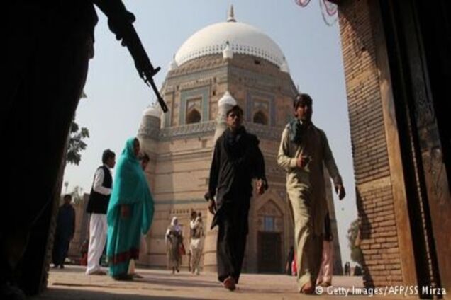 Щонайменше 20 загиблих унаслідок нападу в Пакистані