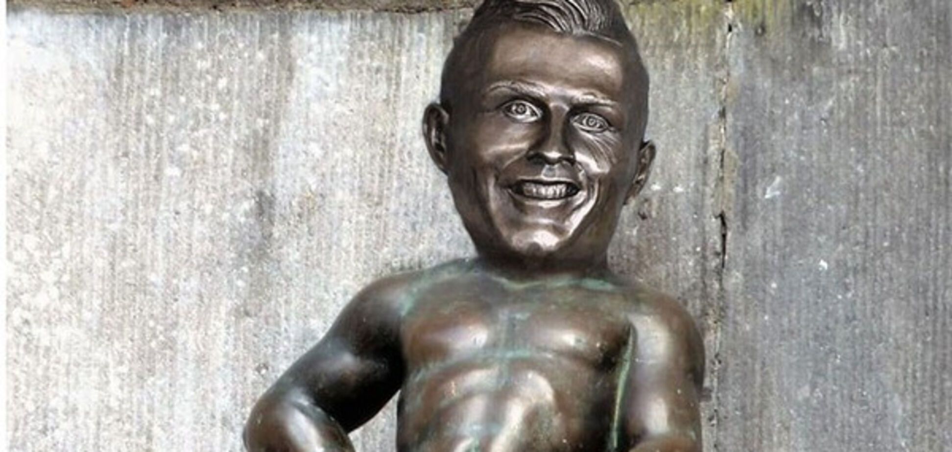 Статуя Роналду