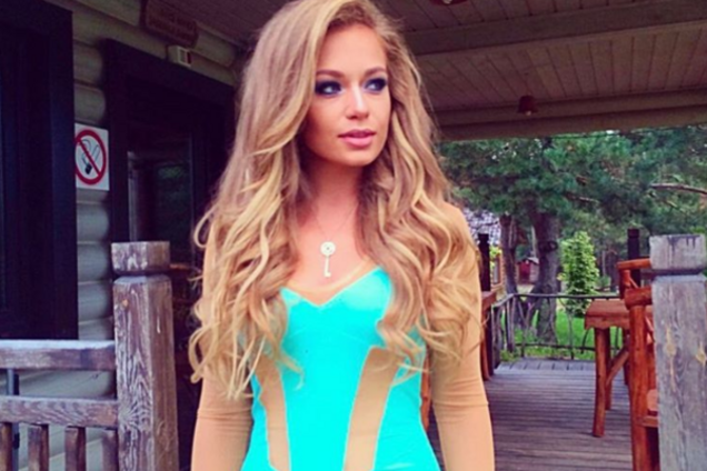 'Кудряшка Сью вытанцовывает': Яна Соломко поделилась забавным видео с дочкой