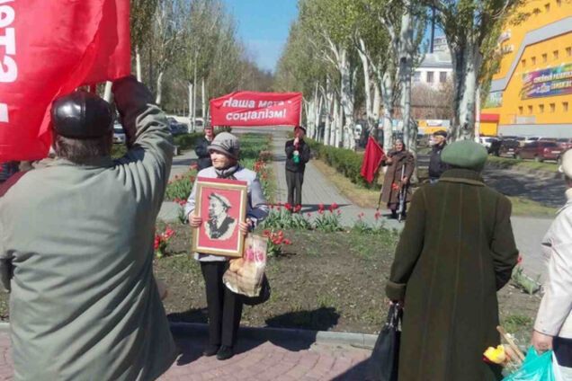 Людей не декоммунизируешь: в Запорожской области вышли на митинг в честь Дня рождения Ленина (ФОТО)