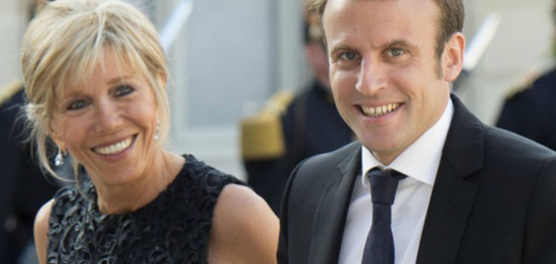 В Україні були вражені дивовижним фактом про дружину фаворита на виборах у Франції