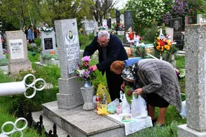 Як не боролися комуністи, як не забороняли попи...